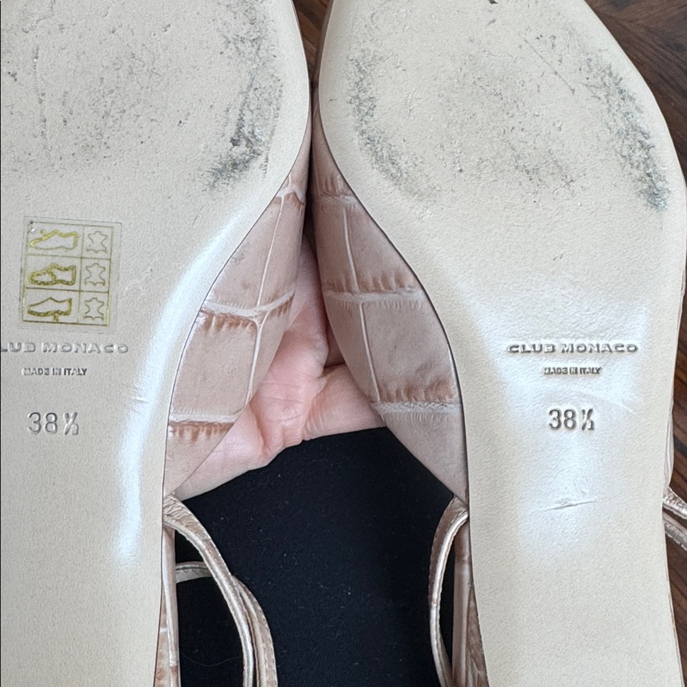 Club Monaco - Picture 6 of 11
